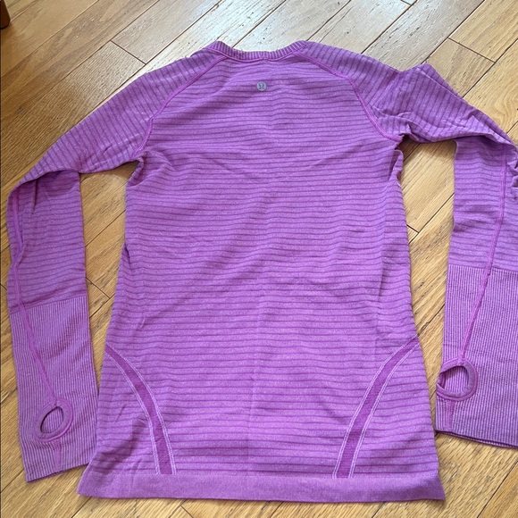 Lululemon Long Sleeve Grape Performance Toow/ Stripes; Thumbholes Stretchy XS - Picture 9 of 11